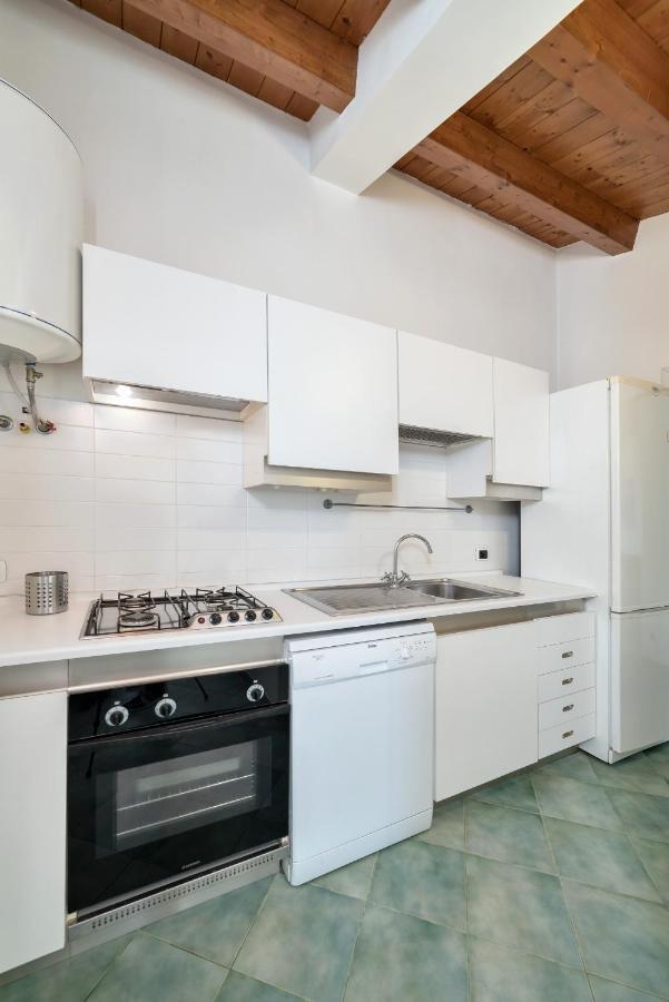 Archimede, Appartamento Con Vista In Centro A Marina Di Ragusa Eksteriør billede