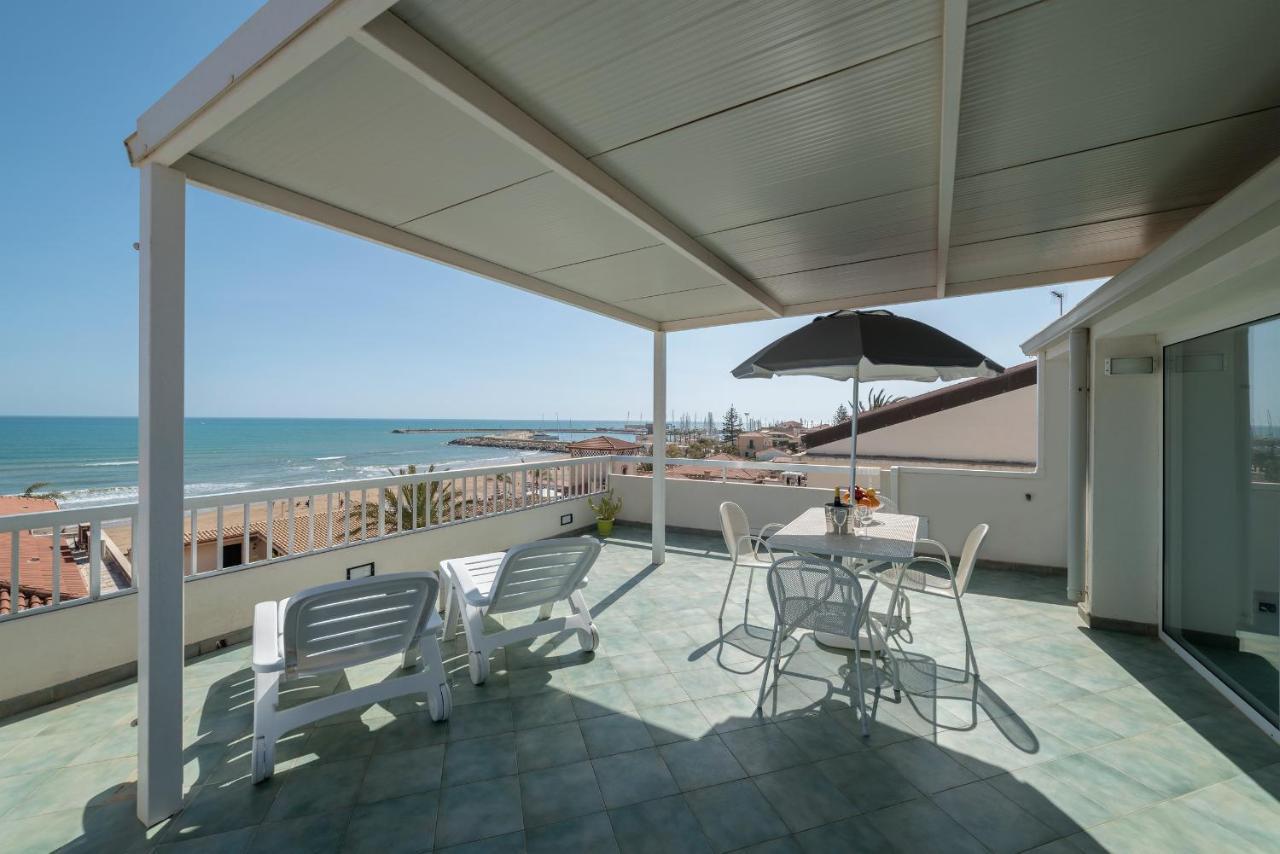 Archimede, Appartamento Con Vista In Centro A Marina Di Ragusa Eksteriør billede