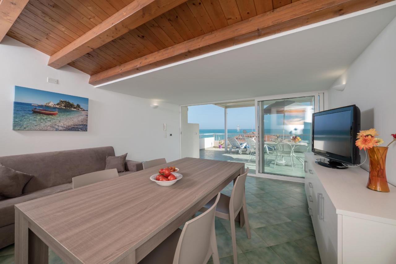 Archimede, Appartamento Con Vista In Centro A Marina Di Ragusa Eksteriør billede