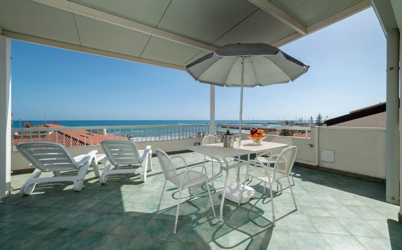 Archimede, Appartamento Con Vista In Centro A Marina Di Ragusa Eksteriør billede