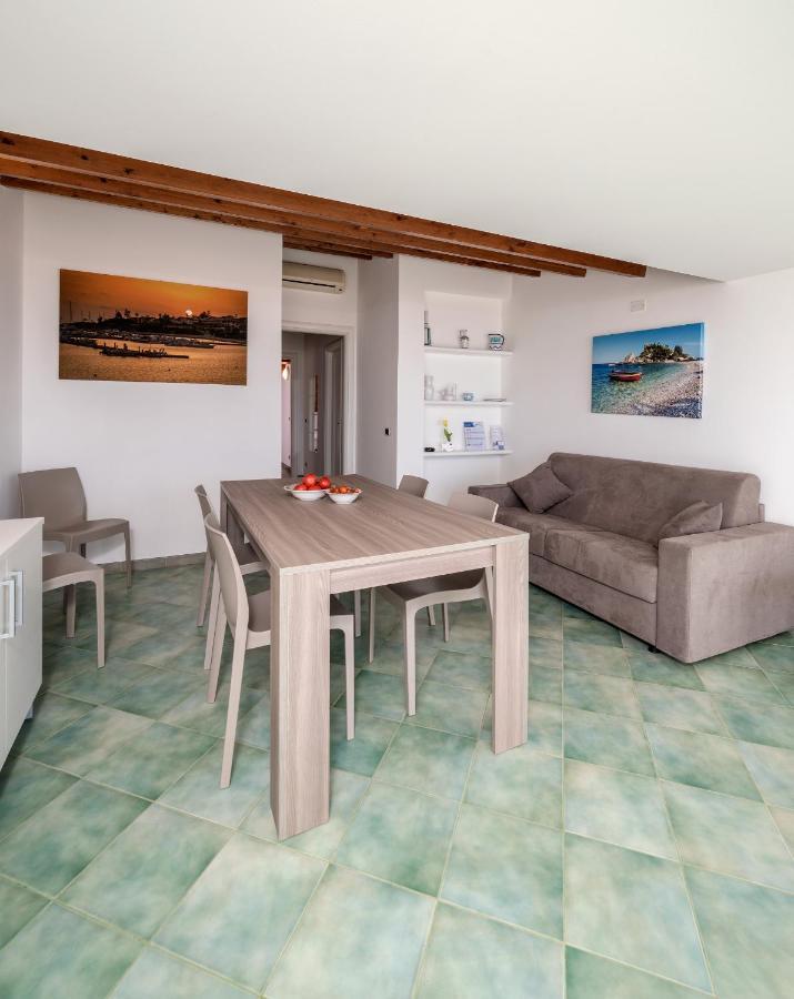 Archimede, Appartamento Con Vista In Centro A Marina Di Ragusa Eksteriør billede