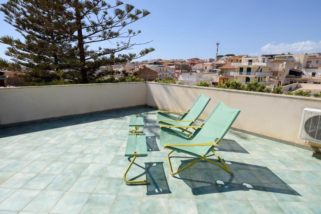 Archimede, Appartamento Con Vista In Centro A Marina Di Ragusa Eksteriør billede