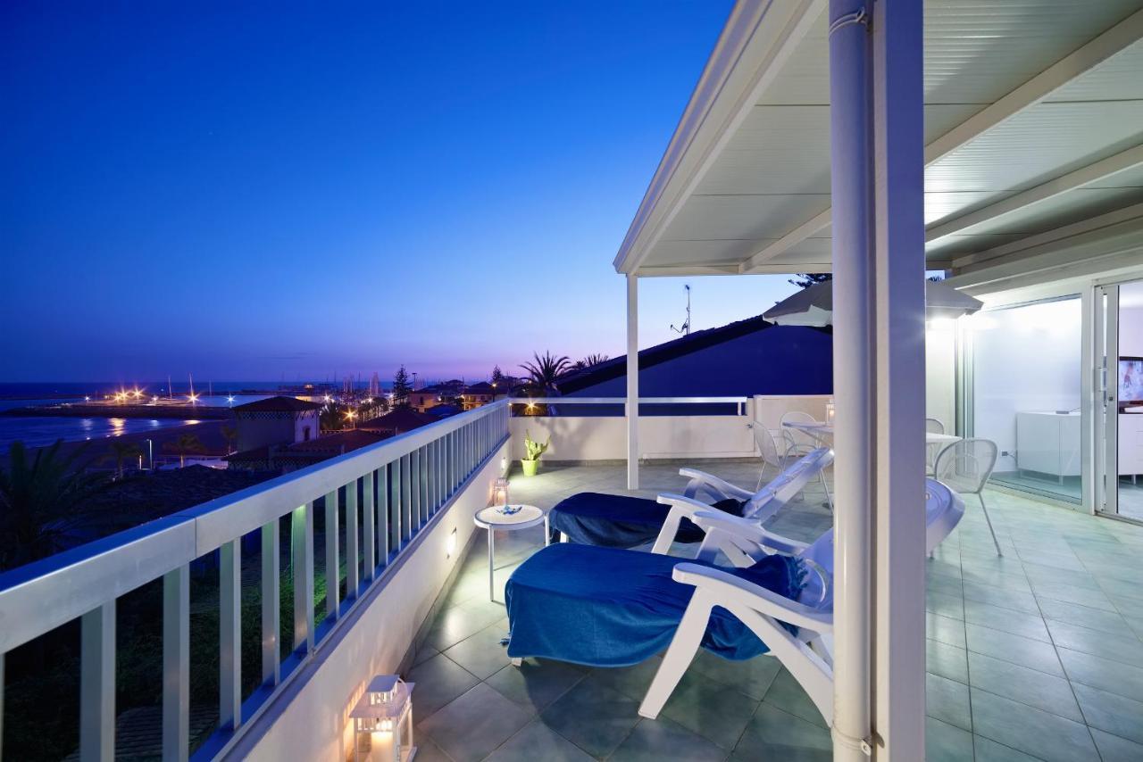 Archimede, Appartamento Con Vista In Centro A Marina Di Ragusa Eksteriør billede