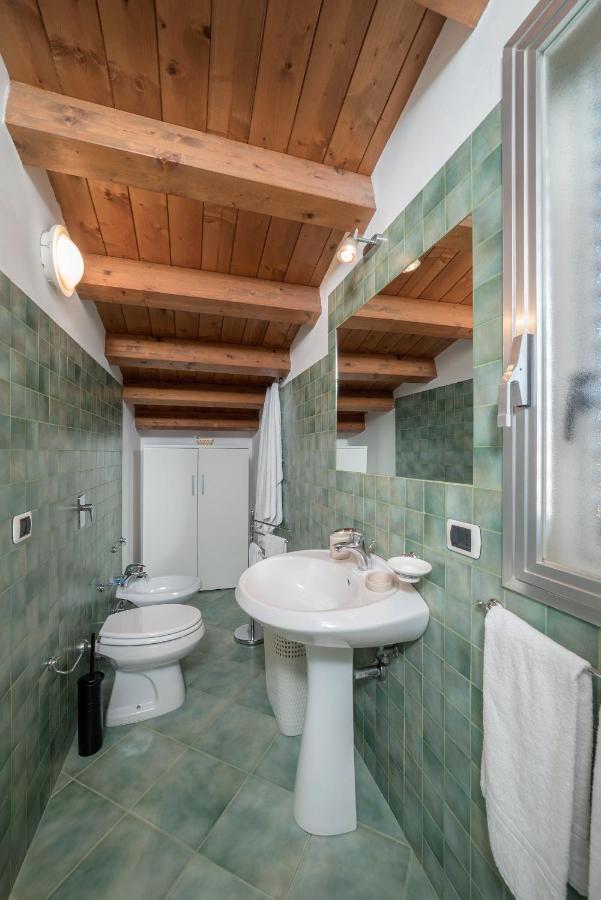 Archimede, Appartamento Con Vista In Centro A Marina Di Ragusa Eksteriør billede