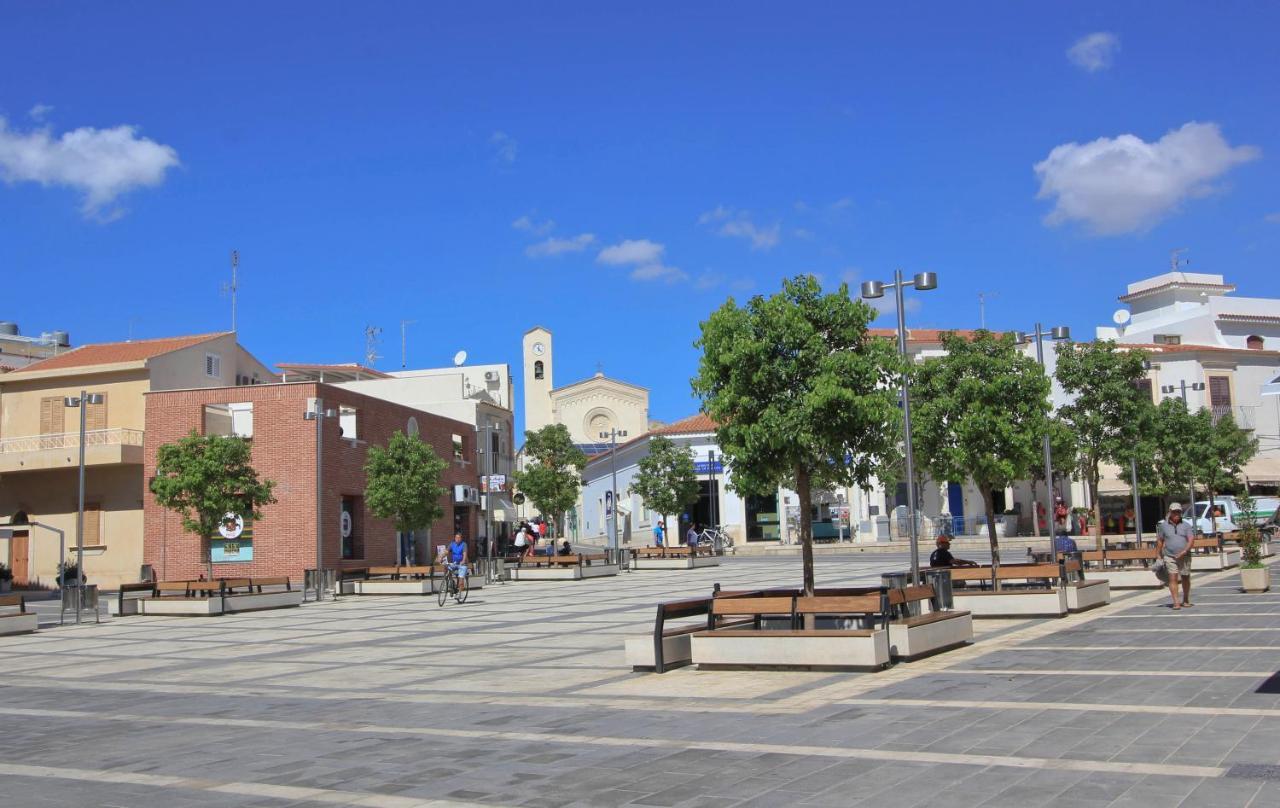 Archimede, Appartamento Con Vista In Centro A Marina Di Ragusa Eksteriør billede
