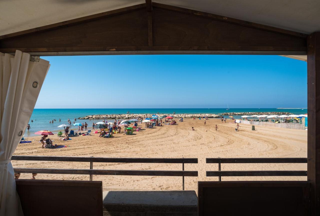 Archimede, Appartamento Con Vista In Centro A Marina Di Ragusa Eksteriør billede