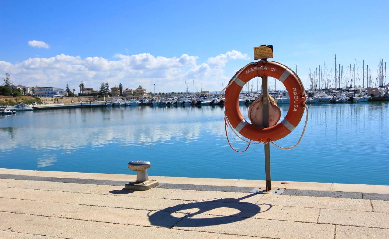 Archimede, Appartamento Con Vista In Centro A Marina Di Ragusa Eksteriør billede
